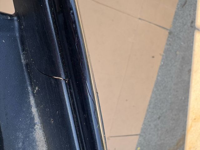 bontott MERCEDES-BENZ A-CLASS Első Lökhárító Alsó Középső Díszrács