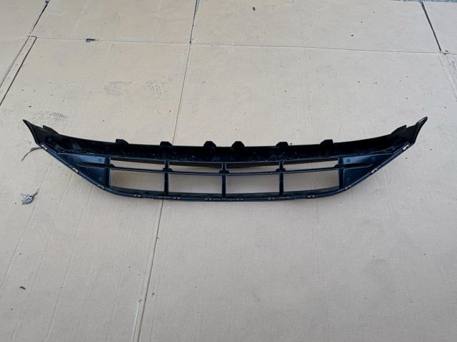 bontott MERCEDES-BENZ A-CLASS Első Lökhárító Alsó Középső Díszrács