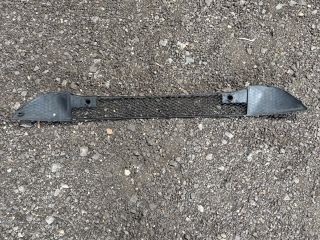 bontott MERCEDES-BENZ A-CLASS Első Lökhárító Alsó Középső Díszrács