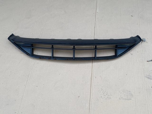 bontott MERCEDES-BENZ A-CLASS Első Lökhárító Alsó Középső Díszrács