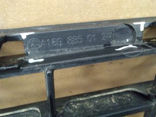 bontott MERCEDES-BENZ A-CLASS Első Lökhárító Alsó Középső Díszrács