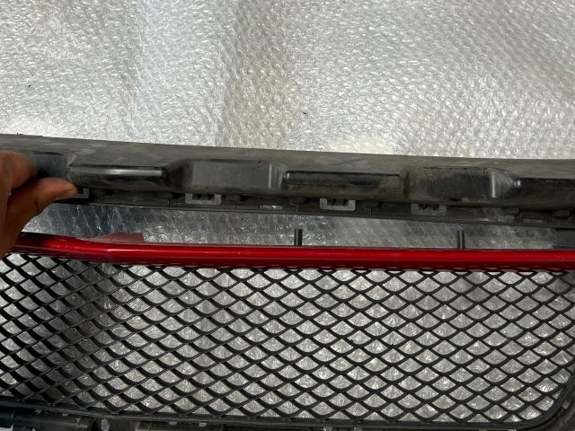 bontott MERCEDES-BENZ A-CLASS Első Lökhárító Alsó Középső Díszrács