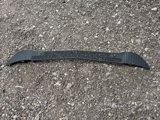 bontott MERCEDES-BENZ A-CLASS Első Lökhárító Alsó Középső Díszrács