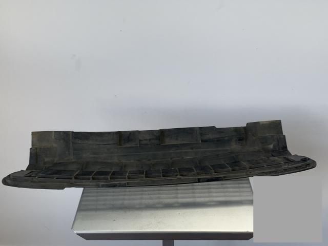 bontott MERCEDES-BENZ A-CLASS Első Lökhárító Alsó Középső Díszrács