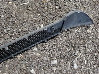 bontott MERCEDES-BENZ A-CLASS Első Lökhárító Alsó Középső Díszrács