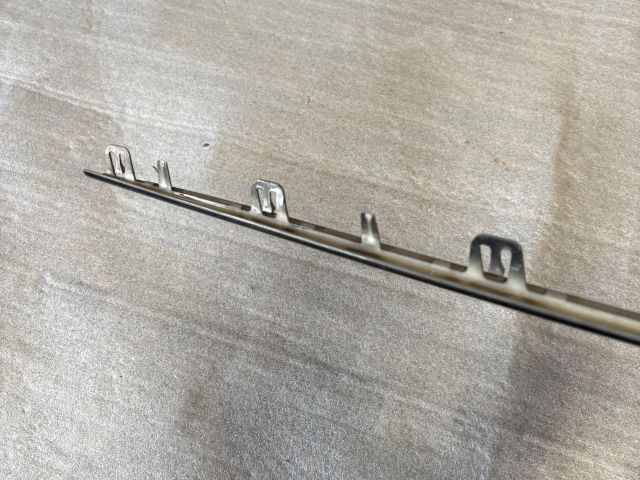 bontott MERCEDES-BENZ A-CLASS Első Lökhárító Alsó (Műanyag)