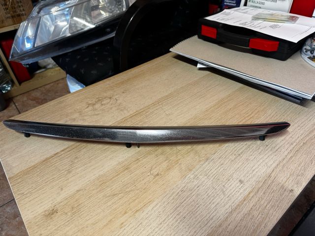 bontott MERCEDES-BENZ A-CLASS Első Lökhárító Díszléc