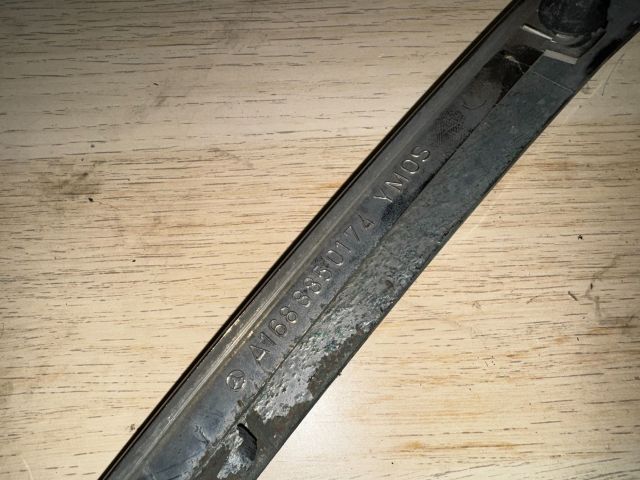 bontott MERCEDES-BENZ A-CLASS Első Lökhárító Díszléc