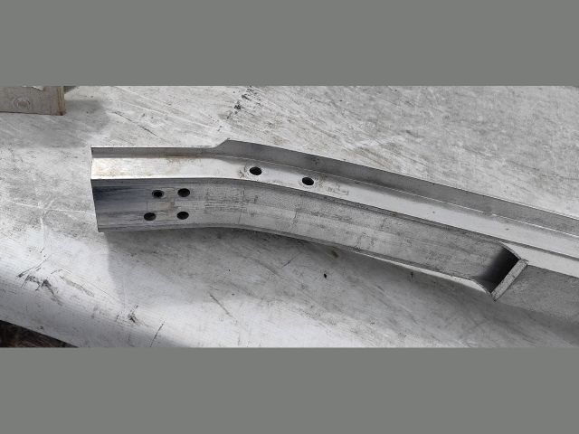 bontott MERCEDES-BENZ A-CLASS Első Lökhárító Merevítő (Fém)