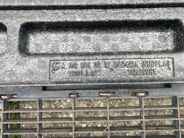 bontott MERCEDES-BENZ A-CLASS Első Lökhárító (Részeivel)