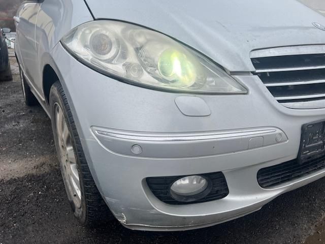 bontott MERCEDES-BENZ A-CLASS Első Lökhárító (Részeivel)