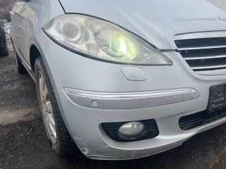 bontott MERCEDES-BENZ A-CLASS Első Lökhárító (Részeivel)