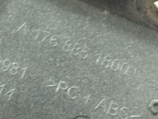 bontott MERCEDES-BENZ A-CLASS Első Vonószem Burkolat