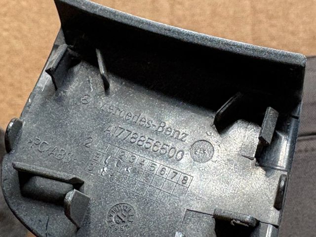 bontott MERCEDES-BENZ A-CLASS Első Vonószem Burkolat