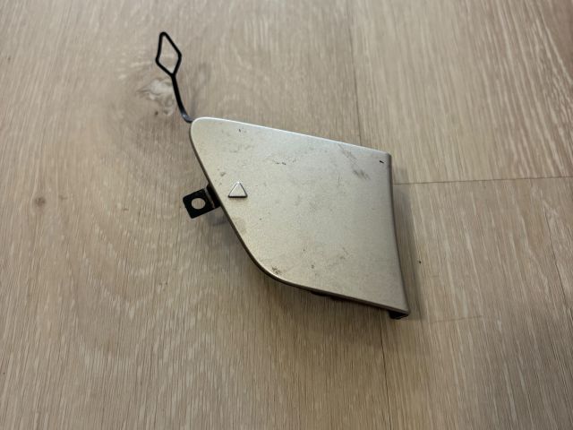 bontott MERCEDES-BENZ A-CLASS Első Vonószem Burkolat