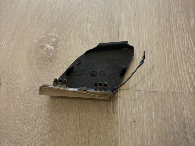 bontott MERCEDES-BENZ A-CLASS Első Vonószem Burkolat