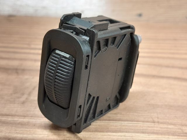 bontott MERCEDES-BENZ A-CLASS Fényszórómagasság Állító Kapcsoló