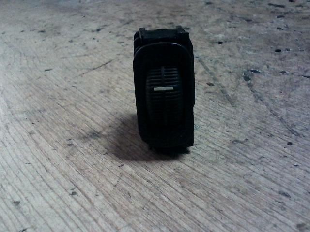 bontott MERCEDES-BENZ A-CLASS Fényszórómagasság Állító Kapcsoló