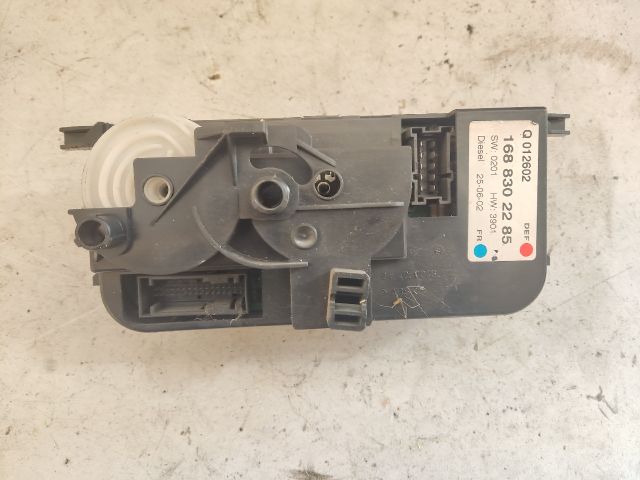 bontott MERCEDES-BENZ A-CLASS Fűtéskapcsoló (manuális klímás)