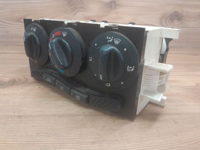 bontott MERCEDES-BENZ A-CLASS Fűtéskapcsoló (manuális klímás)