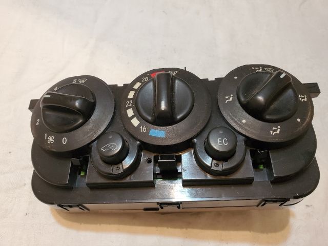 bontott MERCEDES-BENZ A-CLASS Fűtéskapcsoló (manuális klímás)