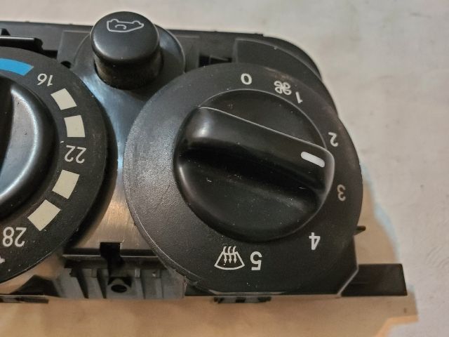 bontott MERCEDES-BENZ A-CLASS Fűtéskapcsoló (manuális klímás)