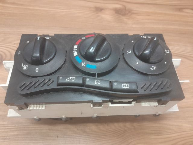 bontott MERCEDES-BENZ A-CLASS Fűtéskapcsoló (manuális klímás)