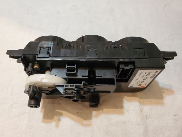 bontott MERCEDES-BENZ A-CLASS Fűtéskapcsoló (manuális klímás)