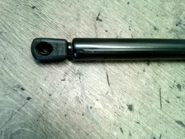 bontott MERCEDES-BENZ A-CLASS Gázrugós Kitámasztó Teleszkóp Csomagtérajtó Bal