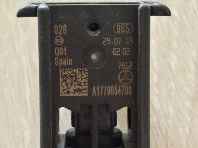 bontott MERCEDES-BENZ A-CLASS Gyalogosvédelmi Rendszer Érzékelő