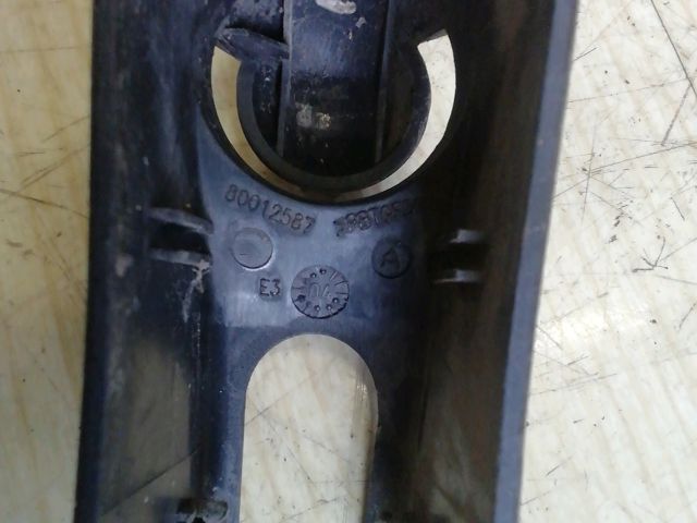 bontott MERCEDES-BENZ A-CLASS Hátsó Ablaktörlő Kar Burkolat