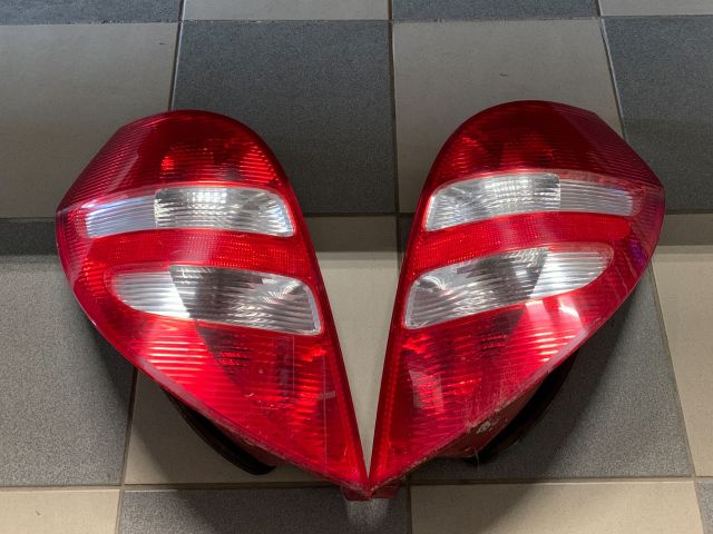 bontott MERCEDES-BENZ A-CLASS Hátsó Lámpa Szett