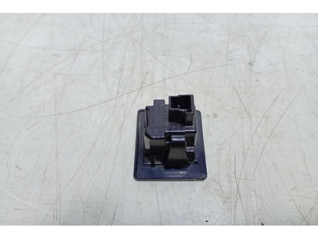 bontott MERCEDES-BENZ A-CLASS Hátsó Rendszámtábla Világítás