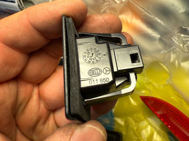 bontott MERCEDES-BENZ A-CLASS Hátsó Rendszámtábla Világítás