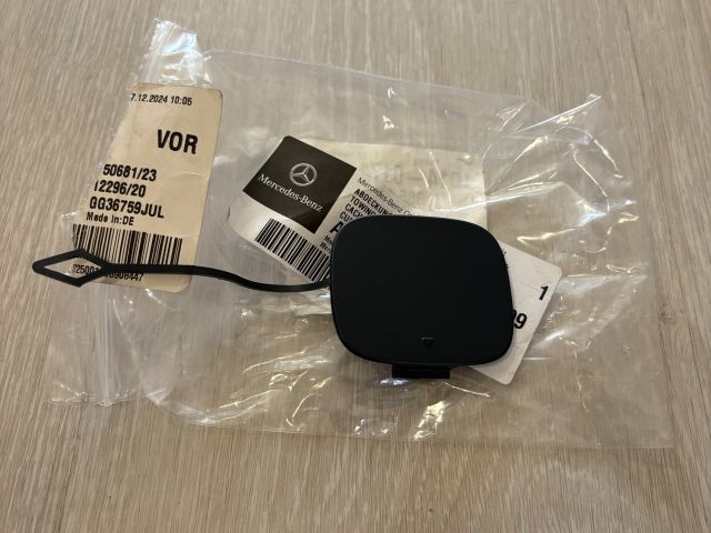 bontott MERCEDES-BENZ A-CLASS Hátsó Vonószem Burkolat