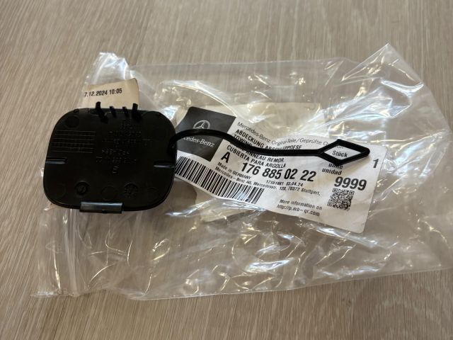 bontott MERCEDES-BENZ A-CLASS Hátsó Vonószem Burkolat