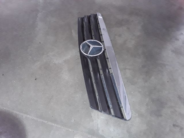 bontott MERCEDES-BENZ A-CLASS Hűtőrács