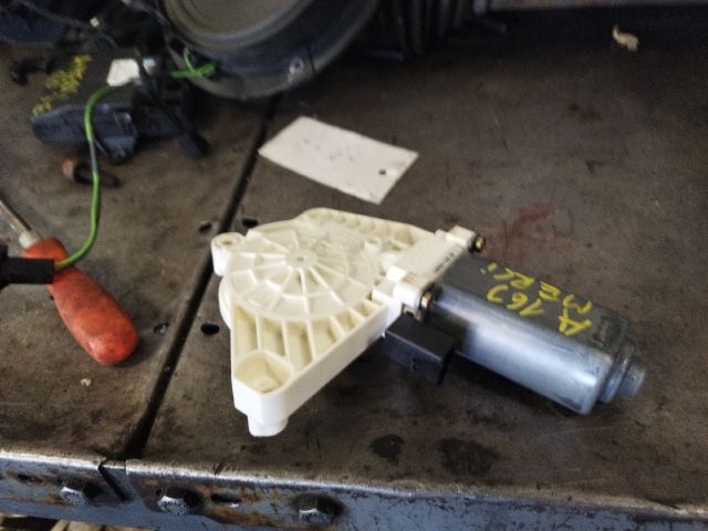 bontott MERCEDES-BENZ A-CLASS Jobb első Ablakemelő Motor