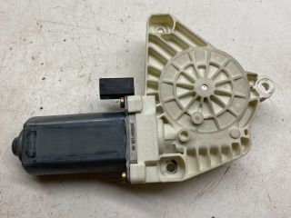 bontott MERCEDES-BENZ A-CLASS Jobb első Ablakemelő Motor