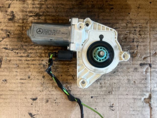 bontott MERCEDES-BENZ A-CLASS Jobb első Ablakemelő Motor