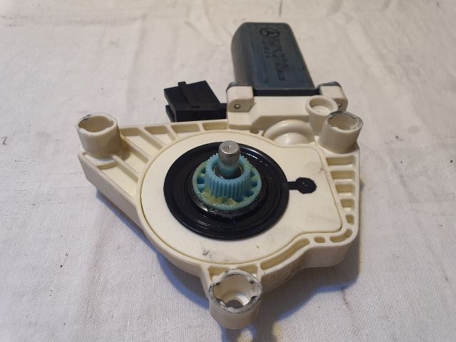 bontott MERCEDES-BENZ A-CLASS Jobb első Ablakemelő Motor