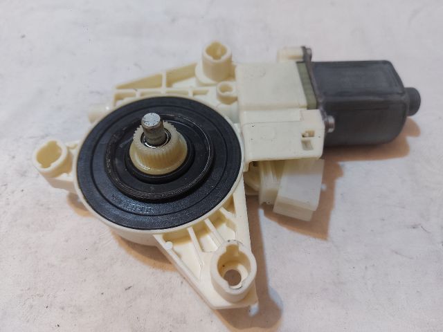 bontott MERCEDES-BENZ A-CLASS Jobb első Ablakemelő Motor