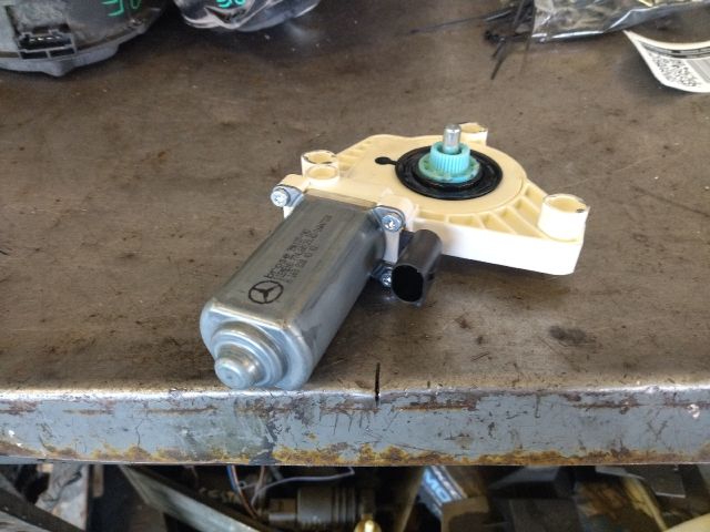 bontott MERCEDES-BENZ A-CLASS Jobb első Ablakemelő Motor