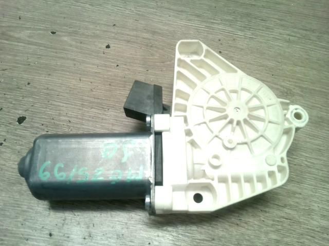 bontott MERCEDES-BENZ A-CLASS Jobb első Ablakemelő Motor