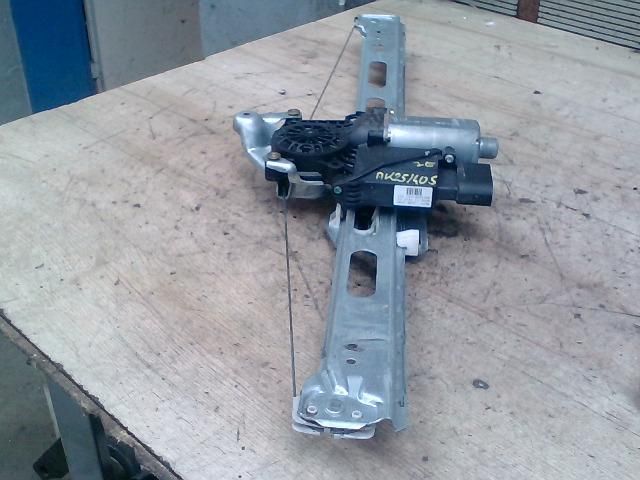 bontott MERCEDES-BENZ A-CLASS Jobb első Ablakemelő Szerkezet (Elektromos)