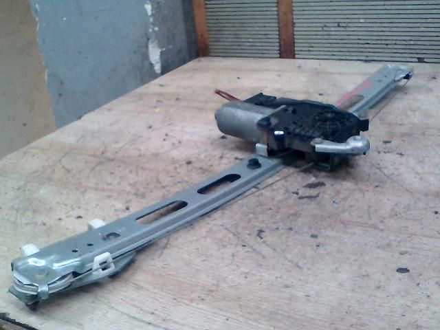 bontott MERCEDES-BENZ A-CLASS Jobb első Ablakemelő Szerkezet (Elektromos)