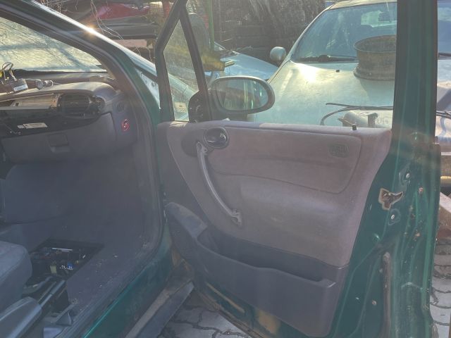 bontott MERCEDES-BENZ A-CLASS Jobb első Ajtó (Részeivel)