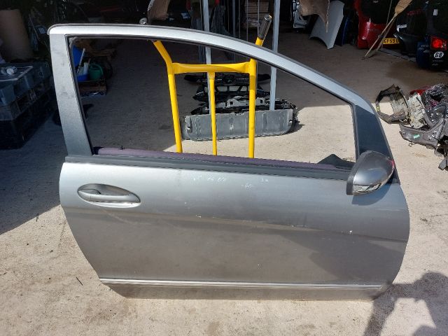 bontott MERCEDES-BENZ A-CLASS Jobb első Ajtó (Részeivel)