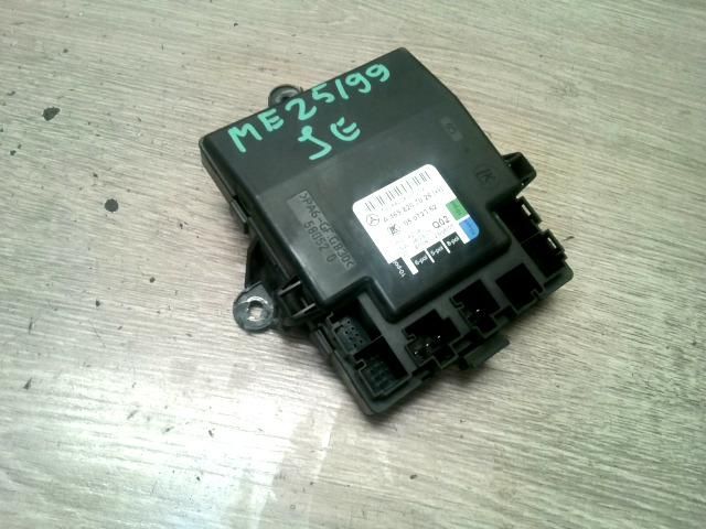 bontott MERCEDES-BENZ A-CLASS Jobb első Ajtó Vezérlőegység