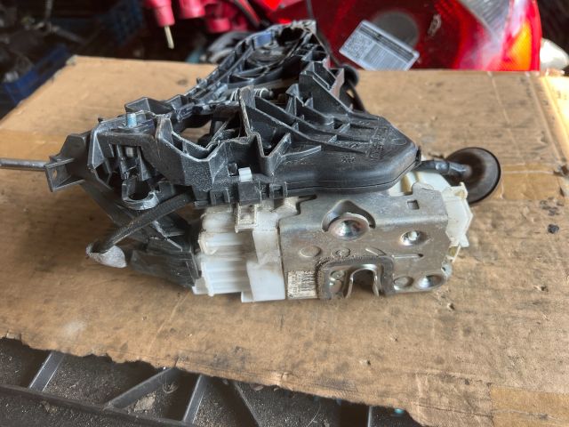 bontott MERCEDES-BENZ A-CLASS Jobb első Ajtózár